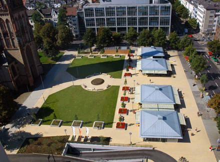 Foto: Blick auf den neu gestalteten Kirchplatz aus der 14. Etage des WestLB-Gebäudes